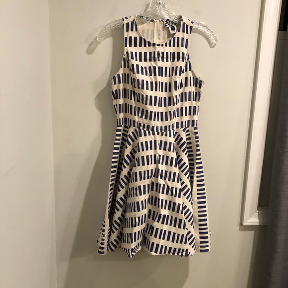 Dusen Dusen Dash Tennis Dress 2 - Picture 3 of 5